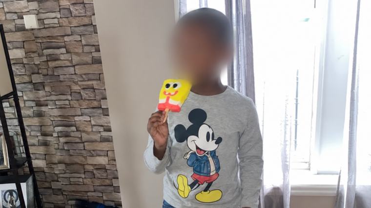 Niño de cuatro años gastó más de 8 millones de pesos de la tarjeta de su mamá sin permiso comprando 918 paletas de Bob Esponja en Amazon