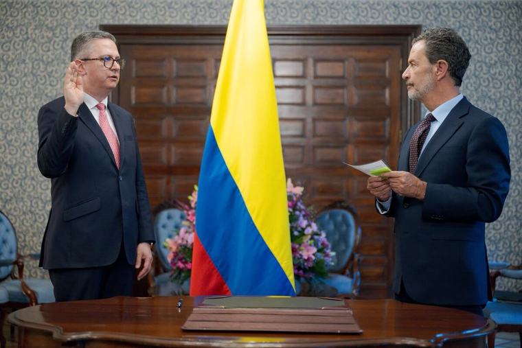 Canciller Bula posesionó a Pedro Roa, el nuevo viceministro de Asuntos Migratorios