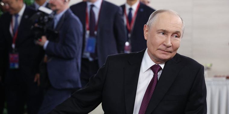 Vladímir Putin frena los ataques a Ucrania tras llegada de emisarios de Donald Trump