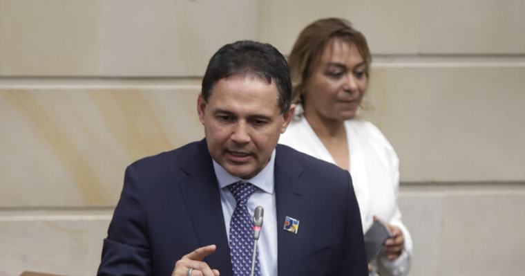 Presidente del Senado dijo que no permitirá ausencia de ministros en debates del PGN