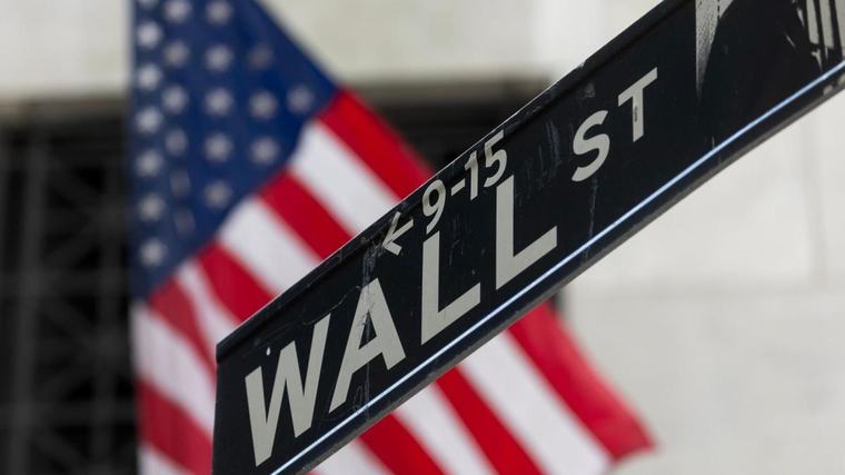 Wall Street cierra al alza tras señales de la Fed sobre tasas de interés
