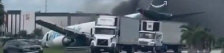 Avión de Amazon se salió de la pista de despegue y chocó contra varios camiones en una carretera de Miami, Estados Unidos