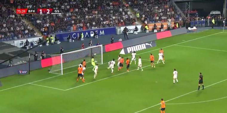 Video: insólito autogol de Dávinson Sánchez en la liga de Turquía con Galatasaray