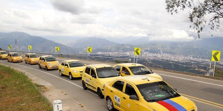 En Bucaramanga, dos protestas son convocadas por taxistas sobre la vía al aeropuerto Palonegro