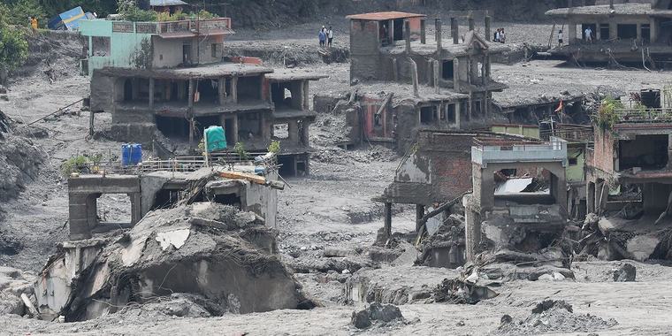 1.384 muertos y miles de desaparecidos: la tragedia que golpea al Himalaya