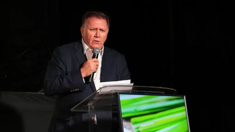 Gobierno anuncia plan para convertir a Colombia en potencia exportadora de pollo y huevo y abrir nuevos mercados