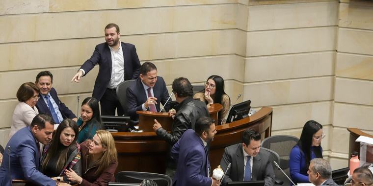 Partidos empiezan a decantarse frente al Gobierno de De La Espriella: Alianza Verde será independiente