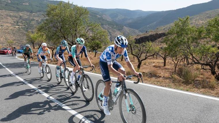 Brenner ganó la etapa 14 de La Vuelta a España, el colombiano Santiago Buitrago fue segundo y sigue líder de la montaña