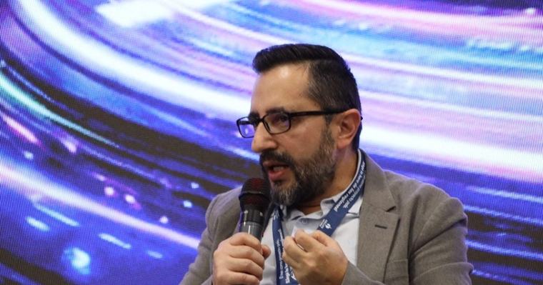 “El tren debe ser la columna vertebral; que la última milla la deban cubrir los camiones”