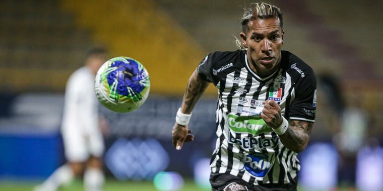 Dayro Moreno imparable: vea el golazo que lo acerca a histórico récord de 400 dianas