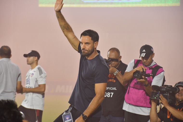 “Nos encontramos un plantel un poco descompensado en las posiciones”: Sebastián Viera