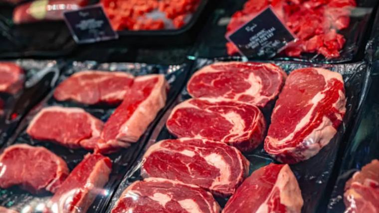 Europa le cierra la puerta a la carne de Brasil, pero Trump abre otra para bajar los precios en EE. UU.