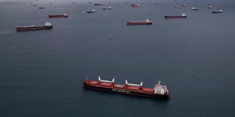 Canal de Panamá ya reduce el transito de buques tras afectación por el fenómeno de El Niño
