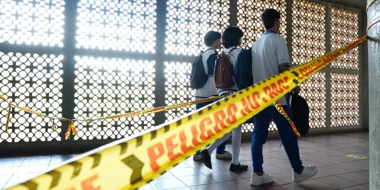 Bucaramanga: por grietas y alto riesgo, aislaron 16 salones en colegio con más de 1.200 estudiantes