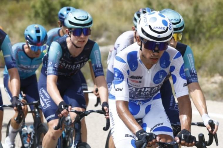 Vuelta a España 2026: Buitrago resiste el acoso de Van Aert y sigue como líder de la montaña