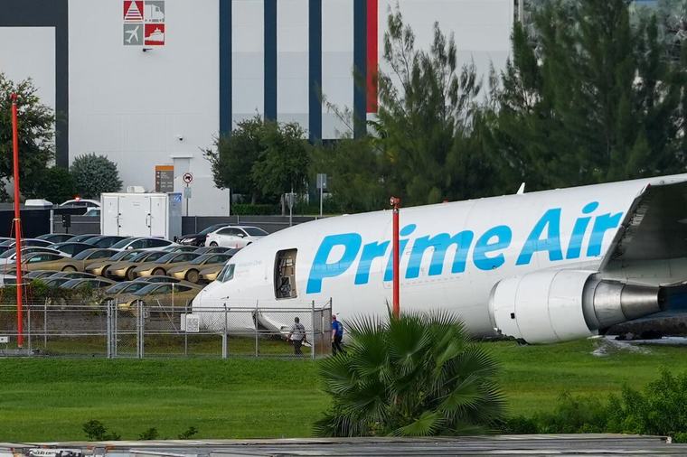 Avión de Amazon se estrella cerca del aeropuerto de Miami y deja al menos cinco muertos