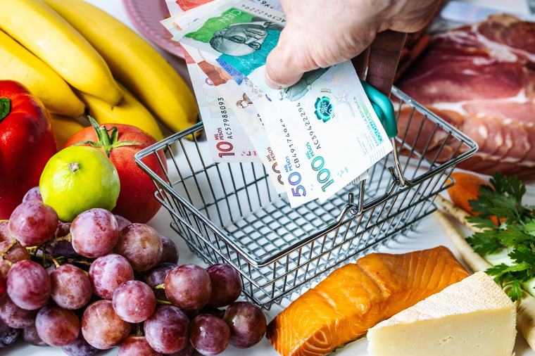 Analistas prevén que la inflación en Colombia suba hasta al 6,10 %