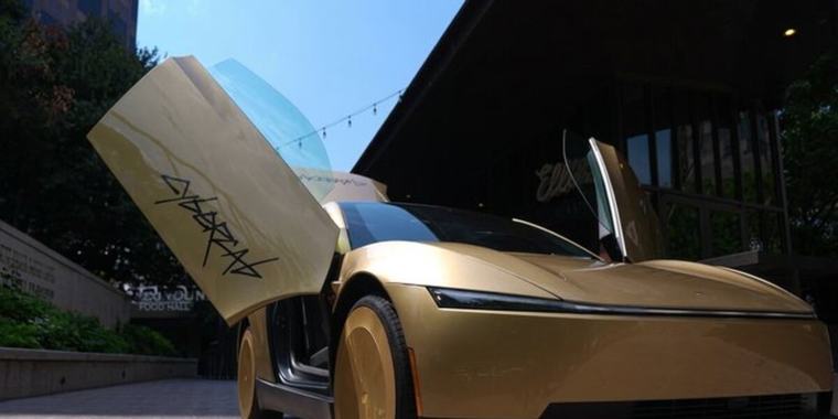 Video: Tesla presenta el Cybercab, su apuesta por los robotaxis autónomos