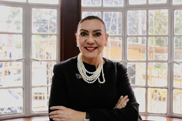 Directora del ICBF se pronunció sobre las órdenes judiciales que frenan ofensivas a objetivos con presencia de menores