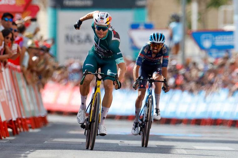 Vuelta a España 2026: Van Aert gana la etapa 13 y Harold Tejada subió en la general